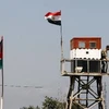 Binh sĩ Ai Cập gác tại khu vực biên giới ngày 5/7. (Ảnh: AFP/TTXVN)