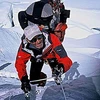 Andrew Lock trong quá trình chinh phục đỉnh Shishapangma. (Ảnh: TT&VH)