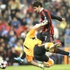 Pato (áo đỏ) lập cú đúp giúp Milan hạ Real ngay trên sân Bernabeu. (Ảnh: TT&VH)