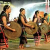 Màn trình diễn cồng chiêng của đồng bào dân tộc Tây Nguyên trong đêm khai mạc Festival cồng, chiêng quốc tế năm 2009. (Ảnh: Thanh Hà/TTXVN) 