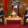 Thủ tướng Nguyễn Tấn Dũng tiếp Bộ trưởng Bộ Giáo dục Lào, Somkot Mangnomek. (Ảnh: Đức Tám/TTXVN) 