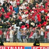 Các cổ động viên đội Ximăng Hải Phòng gây hỗn loạn trên khán đài sân Hàng Đẫy hồi tháng 6/2009. (Ảnh: Quốc Khánh/TTXVN) 