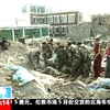 Lực lượng quân đội Trung Quốc cùng người dân vùng bị động đất tìm kiếm những người bị đất đá vùi lấp.(Ảnh: Reuters)