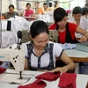 Cơ sở may gia công quần áo xuất khẩu Minh Đạo ở xã Tân Thành, huyện Kim Sơn, Ninh Bình. (Ảnh: Trần Việt/TTXVN)