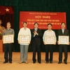 6 tập thể của Ban Tuyên giáo Trung ương được khen thưởng do có thành tích xuất sắc trong Cuộc vận động. (Ảnh: Thống Nhất/TTXVN)