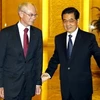 Chủ tịch Trung Quốc Hồ Cẩm Đào đón tiếp Chủ tịch Hội đồng EU, Herman van Rompuy. (Nguồn: AP)