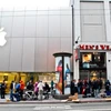 Dòng người xếp hàng đợi mua sản phẩm iPhone 4S của Apple. (Nguồn: Cnet)
