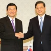 Chủ tịch nước Trương Tấn Sang hội kiến với Thủ tướng Hàn Quốc Kim Hwang-sik. (Ảnh: Nguyễn Khang/TTXVN)