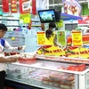 Mua sắm hàng hóa trong siêu thị ở Thành phố Hồ Chí Minh. (Ảnh: Thanh Vũ/TTXVN)