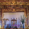 Đồ thờ bằng gỗ sơn son thếp vàng. Ảnh minh họa. (Nguồn: nhagovietnam.vn)