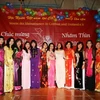 Các nữ hội viên trong buổi lễ đón Xuân Nhâm Thìn do Hội người Việt tại Cottbus và khu vực lân cận tổ chức. (Ảnh: Thanh Hải/Vietnam+) 