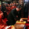 Phó Thủ tướng Nguyễn Thiện Nhân khai ấn đền Trần năm 2011. (Ảnh: Quốc Khánh/TTXVN)