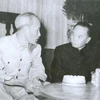 Chủ tịch Hồ Chí Minh và Tổng bí thư Trường Chinh tháng 1/1955. (Nguồn: Internet)