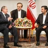 Bộ trưởng Quốc phòng Lebanon Fayez Ghosn gặp Tổng thống Iran Mahmoud Ahmadinejad. (Nguồn: Reuters)