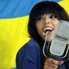 Ca sỹ Loreen với chiếc cúp lưu niệm của cuộc thi Eurovision 2012. (Nguồn: Getty Images)