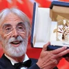Đạo diễn người Áo Michael Haneke nhận giải thưởng Cành cọ vàng tại liên hoan phim Cannes 2012. (Nguồn: Reuters)