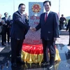 Thủ tướng Nguyễn Tấn Dũng và Thủ tướng Campuchia Hunsen khánh thành cột mốc 314. (Ảnh: Đức Tám/TTXVN)