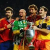 Gerard Pique, Pepe Reina, Fernando Llorente và Iker Casillas vui mừng với chức vô địch liên tiếp EURO 2012 của Tây Ban Nha. (Nguồn: Getty Images)