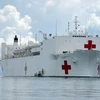 Tàu bệnh viện USNS Mercy (T-AH 19). 