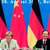 Thủ tướng nước chủ nhà Trung Quốc Ôn Gia Bảo và người đồng cấp Đức Angela Merkel đồng chủ trì cuộc tham vấn liên chính phủ vòng hai Trung-Đức. (Nguồn: AP)