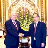 Phó Thủ tướng Nguyễn Thiện Nhân tiếp ông Volker Bouffier, Thủ hiến bang Hessen (Đức) đang thăm và làm việc tại Việt Nam. (Ảnh: Nguyễn Dân/TTXVN)