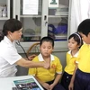 Chăm sóc sức khỏe cho học sinh tại y tế trường học. (Nguồn: tapchibaohiemxahoi.gov.vn)