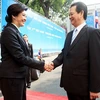 Thủ tướng Nguyễn Tấn Dũng đón Thủ tướng Thái Lan Yingluck Shinawatra tham dự họp Nội các chung Việt Nam-Thái Lan lần 2. (Ảnh: Đức Tám/TTXVN)