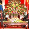 Chủ tịch nước Trương Tấn Sang tiếp Tổng thống Khu bán tự trị Zanzibar (Tanzania) Ali Mohamed Shenin. (Ảnh: Nguyễn Khang/TTXVN)