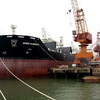 Tàu 53.000T-HL14 mang tênAnne Kjersti tại cầu tàu của Công ty đóng tàu Hạ Long. (Nguồn: baoquangninh.com.vn)
