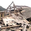 Mưa đá và gió lốc mạnh làm nhà bị đổ tại xã Lản Nhì Thàng, huyện Phong Thổ, Lai Châu, tháng 4/2010. Ảnh minh họa. (Nguồn: TTXVN)