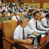 Các đại biểu Hội đồng Nhân dân tỉnh xem xét các báo cáo, tờ trình tại kỳ họp. (Nguồn: baria-vungtau.gov.vn)