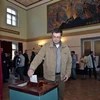 Cử tri Litva đi bỏ phiếu bầu Quốc hội khóa mới vòng hai. (Nguồn: AFP)