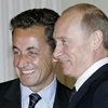 Tổng thống Nga Vladimir Putin và cựu Tổng thống Pháp Nicolas Sarkozy. (Nguồn: Tân Hoa Xã)