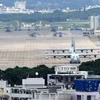 Máy bay quân sự Mỹ tại căn cứ không quân Futenma ở Ginowan, Okinawa ngày 24/4/2010. (Nguồn: AFP/ TTXVN)