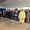 Vua Morocco Mohammed VI bên mô hình nhà máy điện Mặt trời tương lai. (Nguồn: solarserver.com)