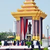 Tượng đài cựu Hoàng Norodom Sihanouk. (Ảnh: Xuân Khu/Vietnam+)