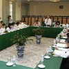 Đoàn đại biểu Quốc hội tỉnh Lai Châu, Yên Bái, Quảng Bình, Sóc Trăng và tỉnh An Giang thảo luận ở tổ về dự án Luật bưu chính. (Ảnh: Thống Nhất/TTXVN)