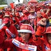 Phe "áo đỏ" biểu tình phản đối chính phủ tại Bangkok. (Ảnh: AFP/TTXVN) 
