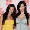 Kim Kardashian và chị ruột Kourteney Kardashian. (Nguồn: Internet)