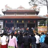 Người dân về dự Lễ hội đền Huyền Trân. (Ảnh: Quốc Việt/TTXVN)