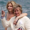 Nam ca sỹ Rod Stewart và vợ Penny Lancaster. (Nguồn: Internet)