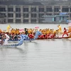 Các đội ganh đua tại Lễ hội bơi chải Việt Trì 2011. (Ảnh: Thùy Giang/Vietnam+) 