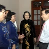 Chủ tịch nước Nguyễn Minh Triết với lãnh đạo tỉnh Tây Ninh. (Ảnh: Hoàng Hải/TTXVN)