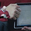 Giám đốc điều hành hãng Microsoft, ông Steven Ballmer đã giới thiệu mẫu máy Tablet - PC. (Ảnh: AP)