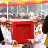 Lễ hoàn táng di hài vua Lê Dụ Tông. (Ảnh: Nhật Anh/TTXVN) 
