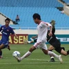 Pha đi bóng qua thủ môn Anh Hoàng và ghi bàn của Xuân Dương (20-Viettel). (Ảnh: Ngọc Trường/TTXVN)
