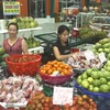 Các quầy hàng trái cây tại hội chợ. (Ảnh: Thanh Vũ/TTXVN)