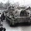 Xe tăng quân giải phóng tiến vào giải phóng Nha Trang. (Ảnh tư liệu TTXVN) 