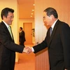 Phó Thủ tướng Nguyễn Thiện Nhân gặp Ngoại trưởng Nhật Bản Katsuya Okada. (Ảnh: TTXVN)