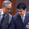 Thủ tướng Abhisit Vejjajiva và Phó Thủ tướng Suthep Thaungsuban trong cuộc tranh luận về việc bỏ phiếu bất tín nhiệm chính phủ. (Nguồn: AFP) 